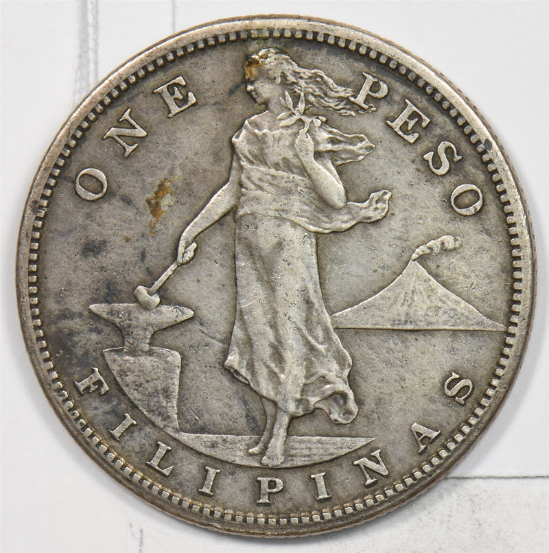 Philippines 1909 Peso Silver Standing woman Eagle P490377 combine shipping0